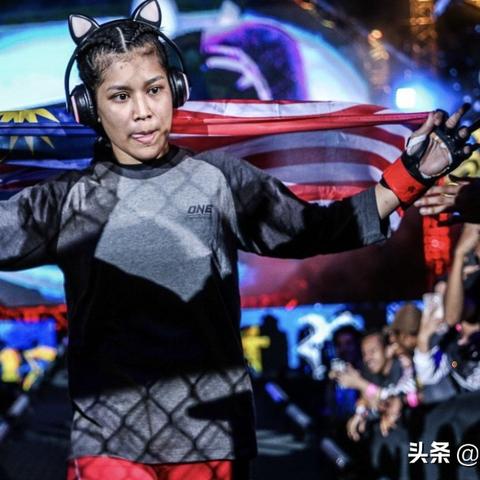 (超级幻影猫1攻略柔光)揭秘超级幻影猫光痕内购：神秘猫咪究竟隐藏了什么秘密？
